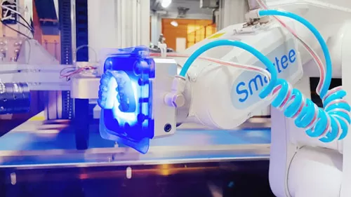 Smartee dévoile une ligne de production modulaire automatisée, redéfinissant la fabrication d'aligneur clair